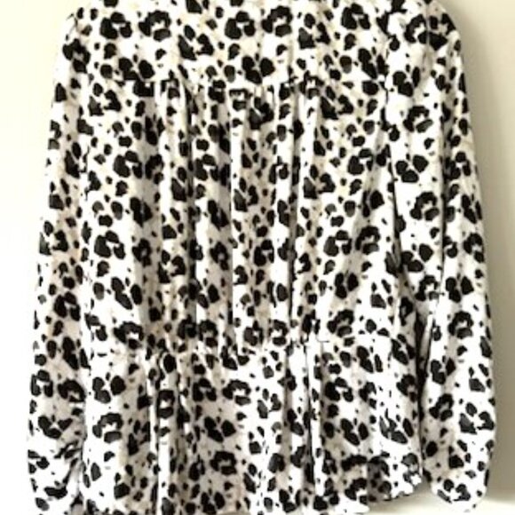 Barely Worn- Cabi Rosette Blouse #5898 Black White Neutral Small - Picture 4 of 10